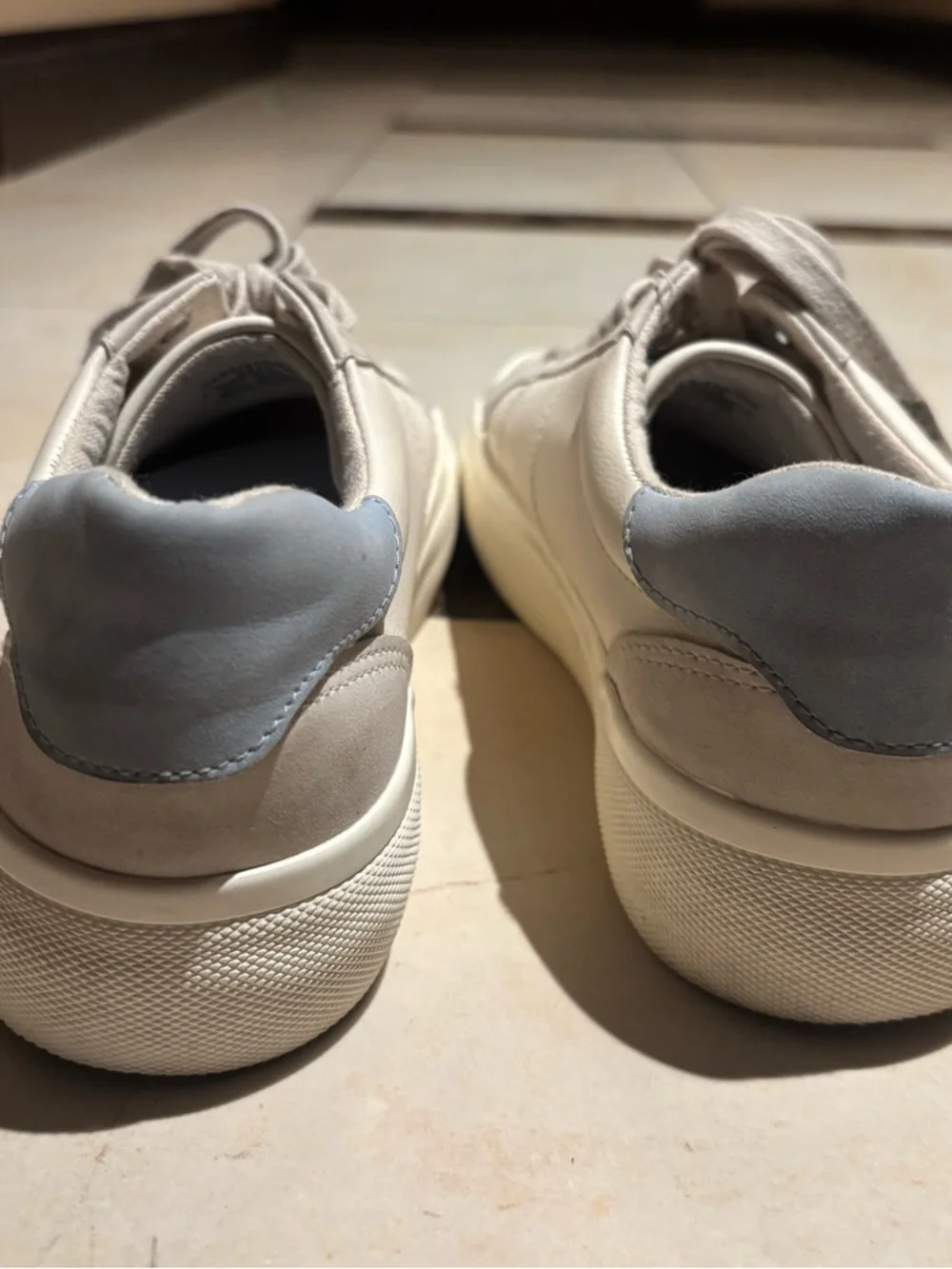 Zara Casual Low-Top Sneakers in Light Cream with Pale Blue Heel Accent - Picture 4 of 4